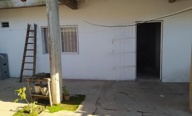 Merlo  lote de 10x27,50 con dos casas, precio total:  U$S 90.000