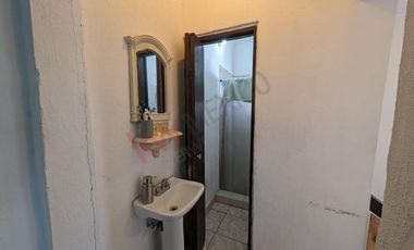 Propiedad en venta con 4 departamentos. Clínica IMSS 35