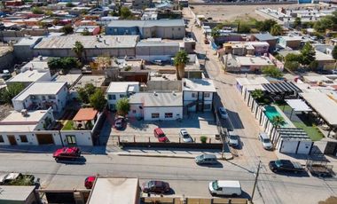 Propiedad en venta con 4 departamentos. Clínica IMSS 35