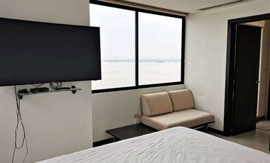 Suite de alquiler en Puerto Santa Ana, amoblada, frente al río, 1 parqueo.