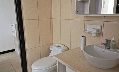 Suite de alquiler en Puerto Santa Ana, amoblada, frente al río, 1 parqueo.