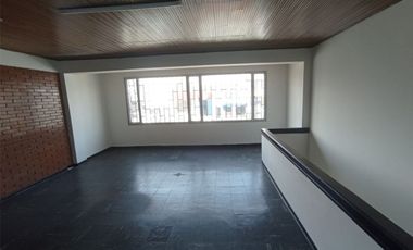 local en arriendo en siete de agosto. Cod A227