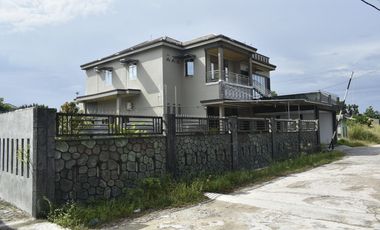Di jual cepat Rumah Mewah Jln. Air Dingin - Simpang 3 Pku DI lengkapi interiro