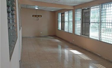 Vendo casa al lado de la Barriada las Cumbrecitas *LC-06*