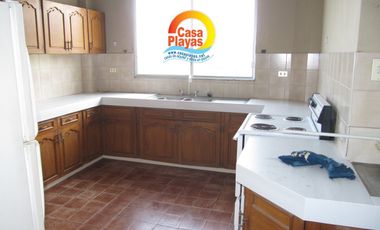 Venta Casa Frente Al Mar en El Malecón de Playas Villamil