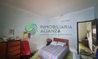 casa en venta en antonia santos. Cod V61682