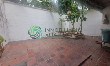 casa en venta en antonia santos. Cod V61682