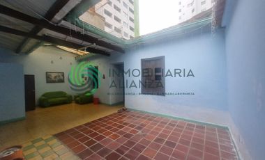 casa en venta en antonia santos. Cod V61682