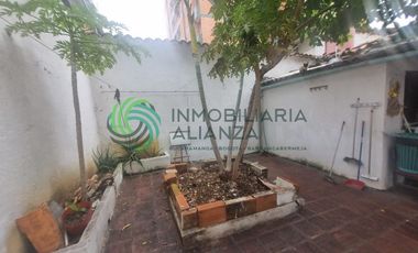 casa en venta en antonia santos. Cod V61682