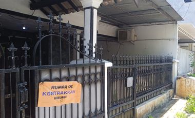 Rumah disewakan di Wonocolo, Surabaya