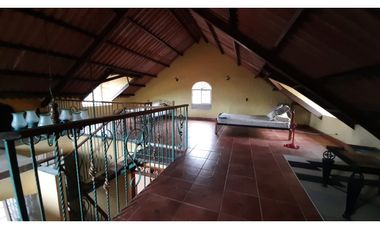CASA EN CERRO AZUL, LAS VISTAS EN  2.500M2 DE TERRENO