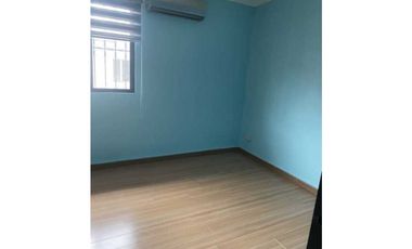 VENTA CASA EN BETANIA MIRAFLORES 282M2