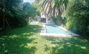 Casa 4 amb. con jardín, piscina y cochera - V. Lopez