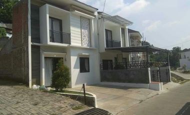 Rumah Dua Lantai Siap Huni Strategis Pusat Kota Bogor