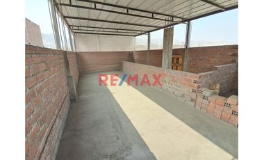 Ocasion! Venta! Casa De 3 Pisos Con Entradas Independientes En Wiesse - Sjl