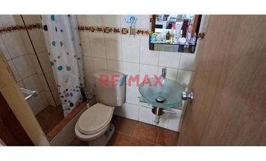 Ocasion! Venta! Casa De 3 Pisos Con Entradas Independientes En Wiesse - Sjl