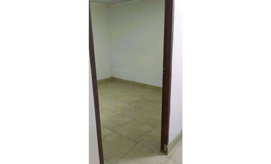 Venta Acogedora Casa de Tres Pisos en Zona Céntrica 170  Mts2