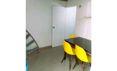 Venta Acogedora Casa de Tres Pisos en Zona Céntrica 170  Mts2