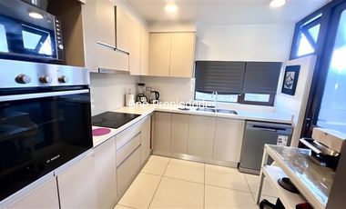 Departamento con patio de 4 dorm. Venta en La Reina