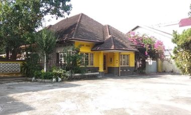 Villa di Jalan Cut Nyak Dhien ( Dekat Imam Bonjol )