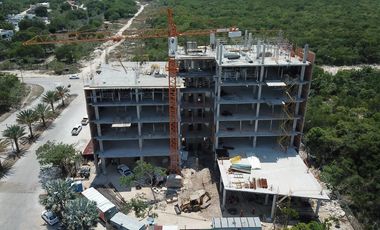 Oficina en venta en nuevo centro urbano de Playa del Carmen, cruz de servicios.