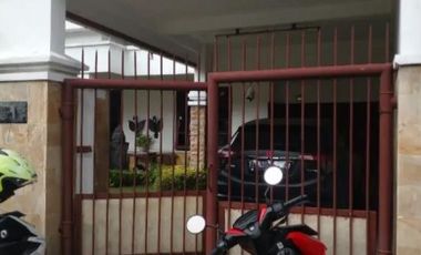 Rumah 2 Lantai Siap Huni Dukuh Kupang Surabaya