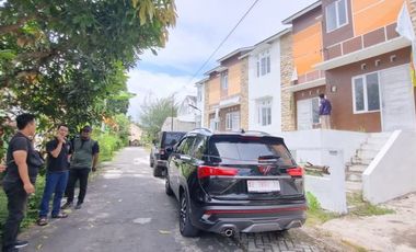 RUMAH MEWAH 2 LANTAI DEKAT BANDARA NYIA YOGYAKARTA