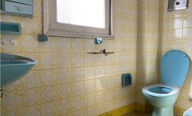 Casa 5 ambientes con cochera a reciclar