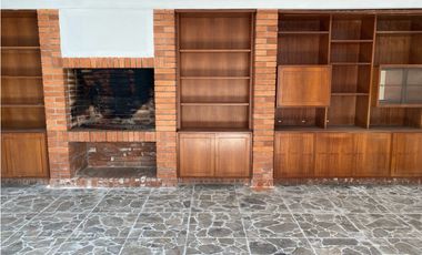 Casa 5 ambientes con cochera a reciclar