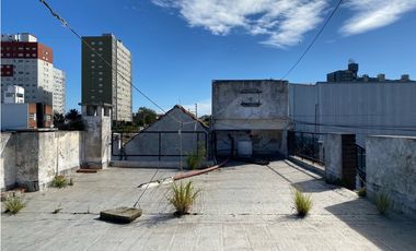 Casa 5 ambientes con cochera a reciclar