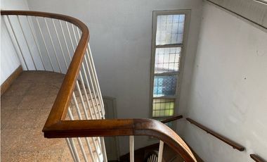 Casa 5 ambientes con cochera a reciclar