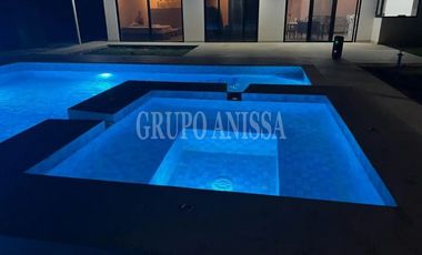 Oportunidad! Se Vende bella Casa en Coronado con Piscina