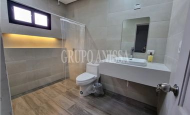 Oportunidad! Se Vende bella Casa en Coronado con Piscina