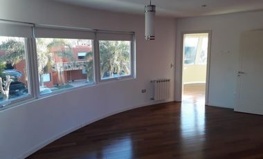 ALQUILER EXCLUSIVA CASA DE 3 DORMITORIOS LOS CIELOS VALLE ESCONDIDO