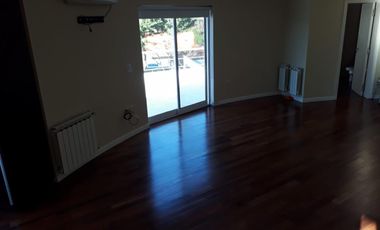 ALQUILER EXCLUSIVA CASA DE 3 DORMITORIOS LOS CIELOS VALLE ESCONDIDO