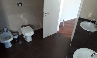 ALQUILER EXCLUSIVA CASA DE 3 DORMITORIOS LOS CIELOS VALLE ESCONDIDO