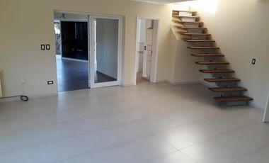 ALQUILER EXCLUSIVA CASA DE 3 DORMITORIOS LOS CIELOS VALLE ESCONDIDO