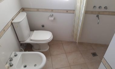 ALQUILER EXCLUSIVA CASA DE 3 DORMITORIOS LOS CIELOS VALLE ESCONDIDO