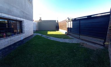 CASA DE PASILLO. ROSARIO AL 400. 2 PLANTAS. JARDÍN. COCHERA. BARRIO PARAÍSO. BAIGORRIA. IMPECABLE ESTADO