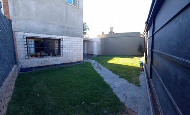 CASA DE PASILLO. ROSARIO AL 400. 2 PLANTAS. JARDÍN. COCHERA. BARRIO PARAÍSO. BAIGORRIA. IMPECABLE ESTADO