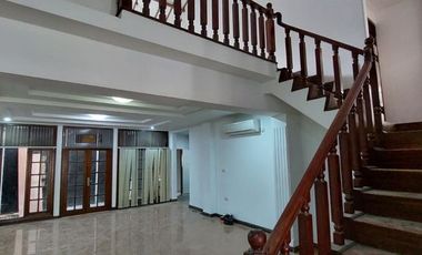 Disewakan rumah siap huni lokasi strategis di Studio Kompleks TVRI Kemanggisan Ilir jakarta barat