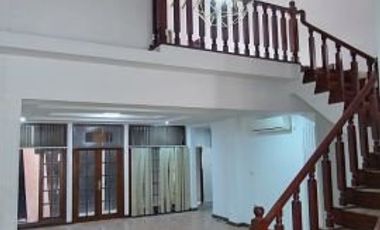 Disewakan rumah siap huni lokasi strategis di Studio Kompleks TVRI Kemanggisan Ilir jakarta barat