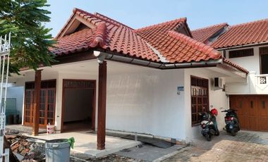 Disewakan rumah siap huni lokasi strategis di Studio Kompleks TVRI Kemanggisan Ilir jakarta barat