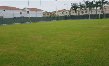 Venta de casa esquinera lista a estrenar en urb, casalaguna a pocos min. de Riocentro el Dorado - acepto Biess.