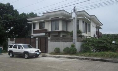 Spacious 6 Bedrooms House with Pool in Royale Cebu