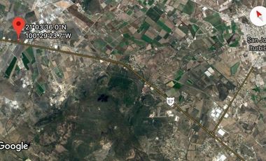 SOBRE CARRETERA QRO-SLP, TERRENO INDUSTRIAL 6HAS,  en VENTA, $24,000,000 MX (SM)