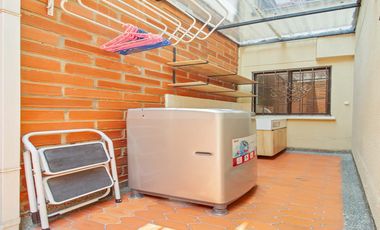 apartamento en venta en los colores. Cod V13430