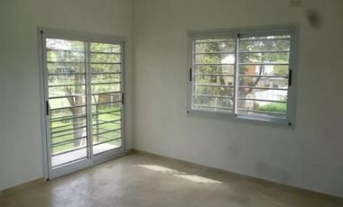 Varela Casa Moderna  Amplio Parque Aceptamos Permuta