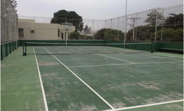 LOS OLIVOS Av Leopoldo Carrera edificio en corredor comercialr