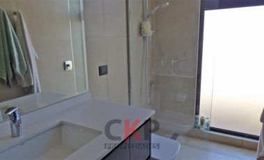 Casa en venta de 5 dorm. en Colina